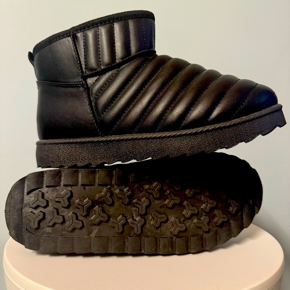 Ardene ankle boots NWOT